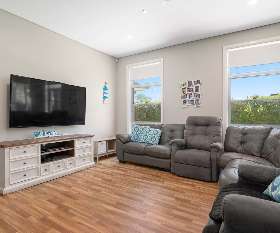 Tandara - 5 BR - Living Room