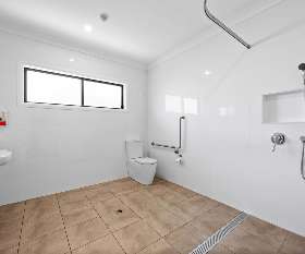 Carinya - 3 BR - Bathroom