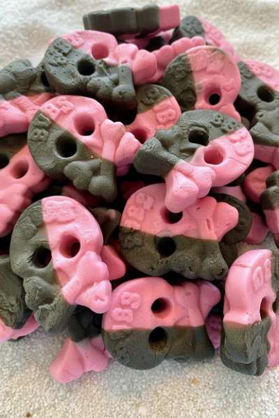BUBS Raspberry Salty Foamy Skulls