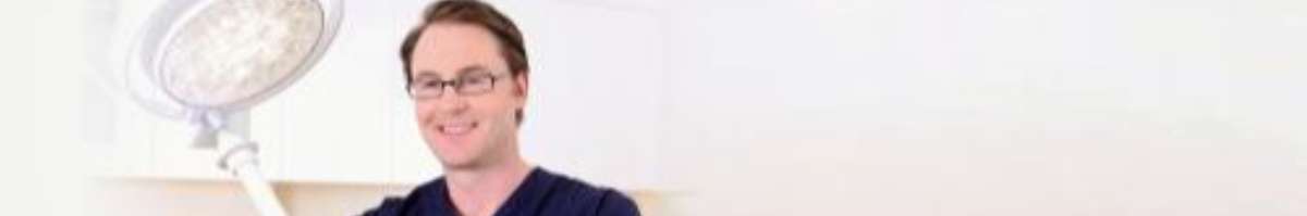 Dr Chris Moss Plastic Surgery Banner