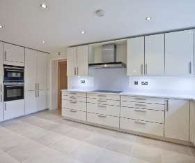 M16 All white stunning polyurethane kitchen