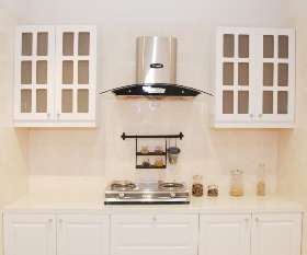 TK6 White gloss polyurethane Classic routered doors