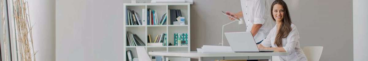 Sombrilla Creative Banner