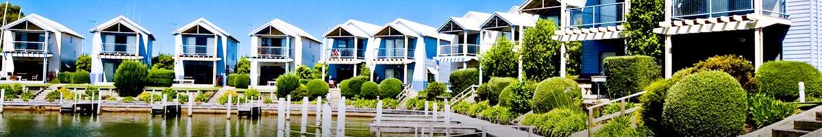 Captains Cove Waterfront Apartments Banner