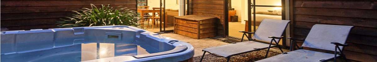 Mystwood Retreats Banner