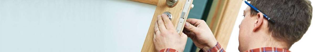 Lightning Locksmiths Banner