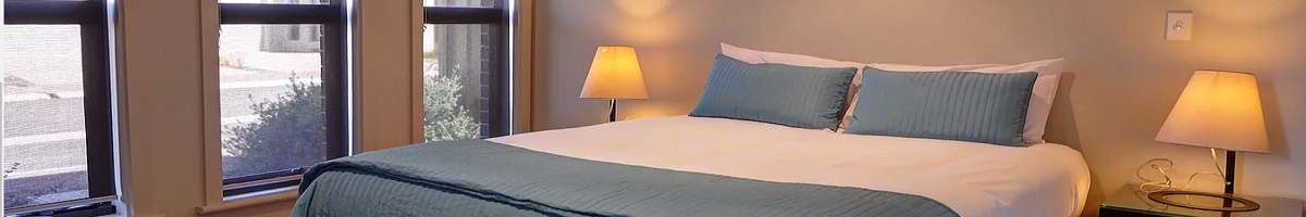 Villas on the Bay Kingscote Banner