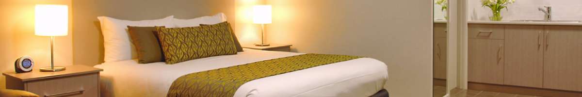 Golden Chain Tower Motor Inn Banner