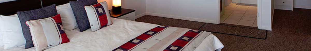 Waters Edge Apartments Banner