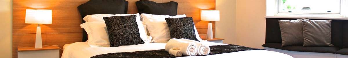 Bay 10 Accommodation Banner