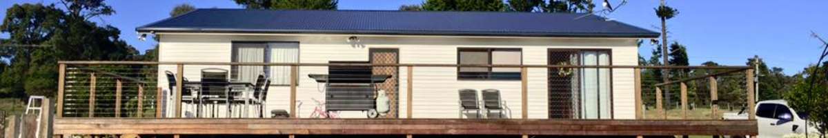 Outwest Garages & Sheds Banner