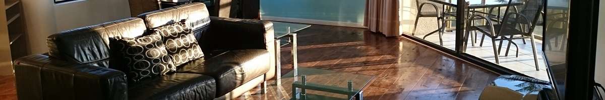 Surfers Hawaiian Holiday Apartments Banner