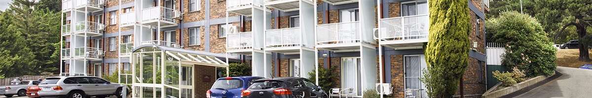 Adina Place Motel Apartments Banner