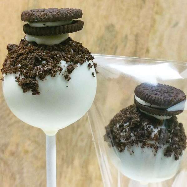 Cookies & Cream Cake Pop