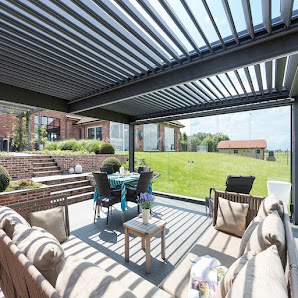 Plush Pergola Banner