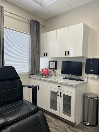 Summers Aesthetics Logo