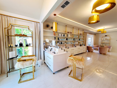 SKYN Lounge Boutique Spa Banner