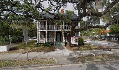 The Hutt Law Firm, P.A. Logo