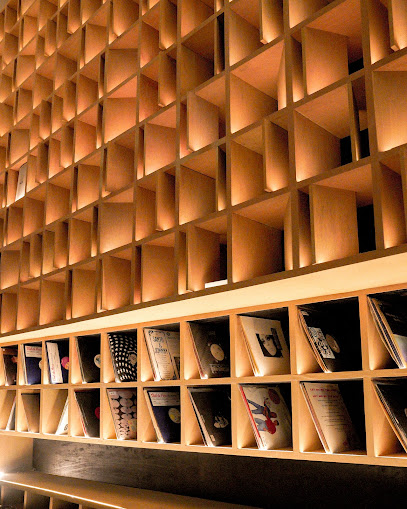 Locaāhands Tunjungan Logo