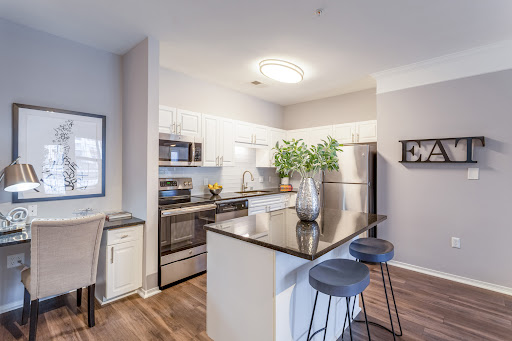 Quinn at Plymouth Apartments Banner