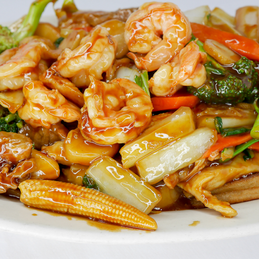 Golden Wok II restaurant Logo