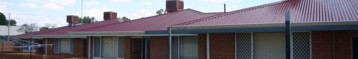 The Roof & Wall Doctor Banner