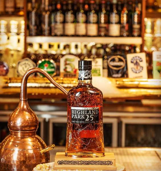 Highland Park 25-Year Old: A Review and Taste Test