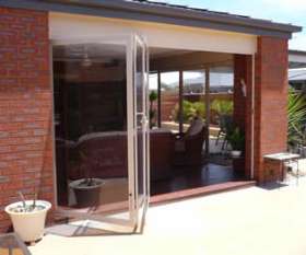 Price Right Curtains & Blinds