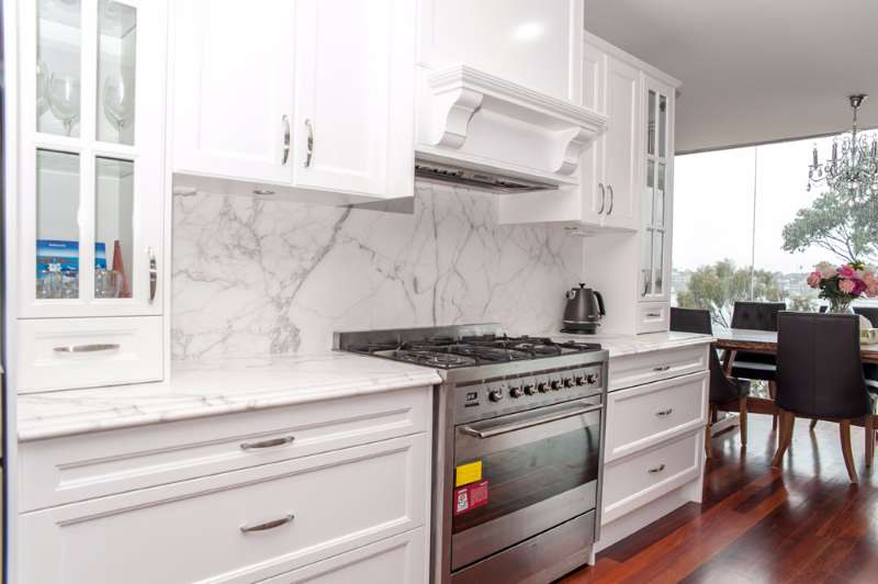 Buying The Right Kitchen Splashback