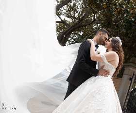 Couple Sydney Kiss - Fuss Photography 