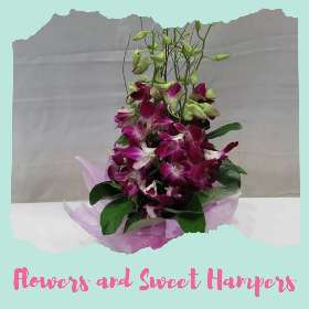 Flowers and Sweet Hampers