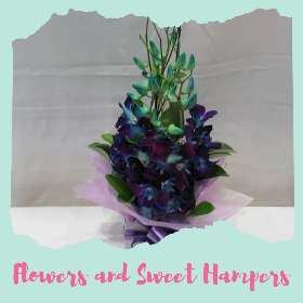 Flowers and Sweet Hampers
