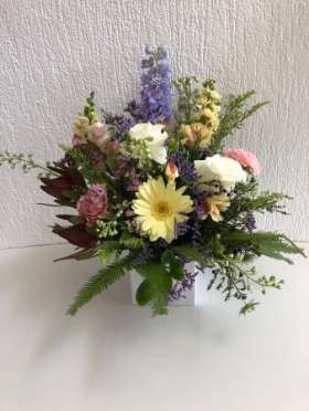 Flowers and Sweet Hampers