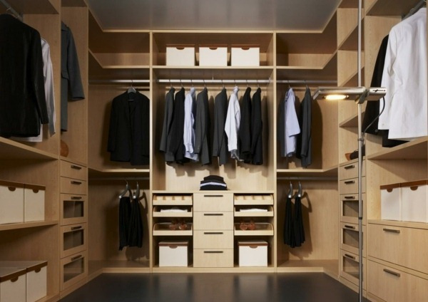 5 Men’s Wardrobe Essentials – Classic Clothes Every Guy Should Have!