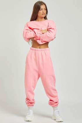  Women’s streetwear from Elwood 101 