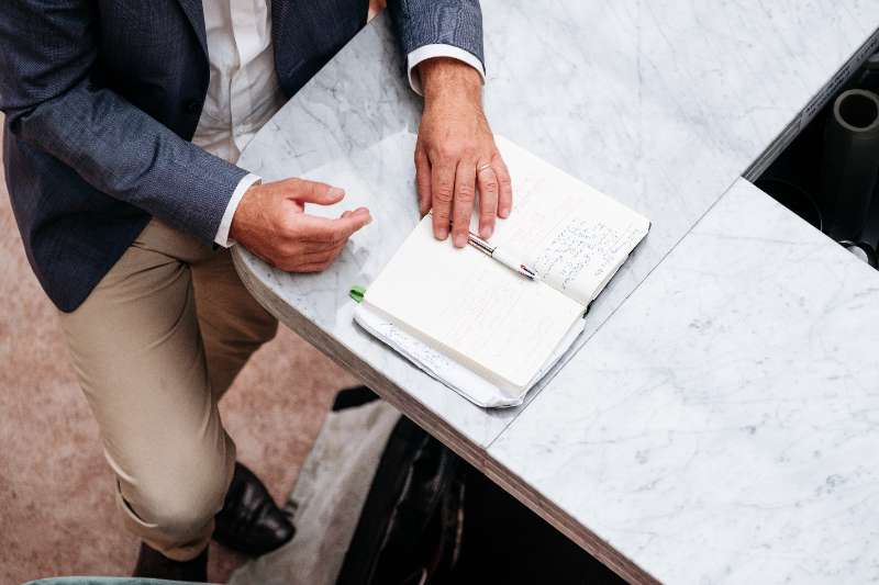 Top 4 Reasons to Hire an Australian Migration Agent