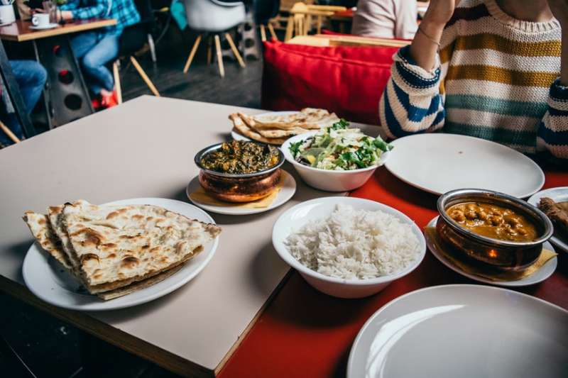 Authentic Indian dining experience: Dining etiquettes you need to know
