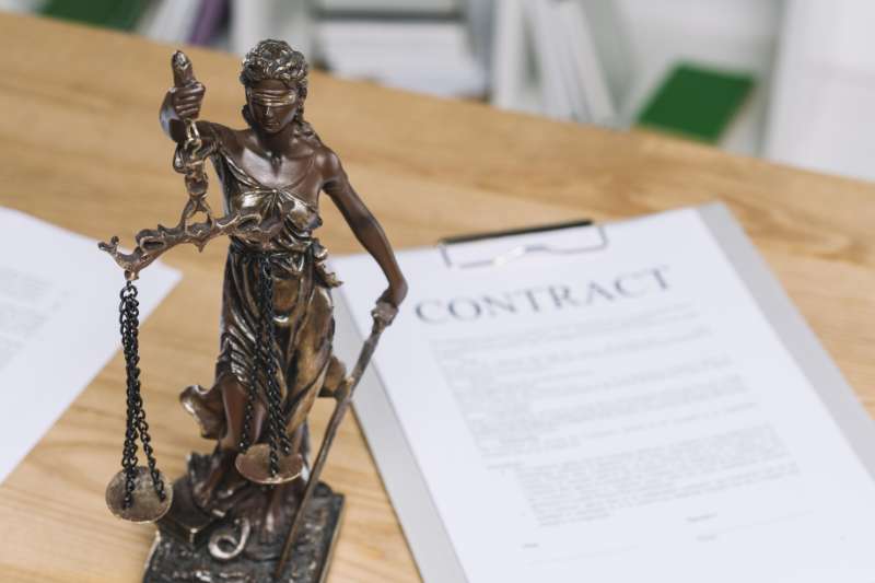 When to Use a Debt Collection Service
