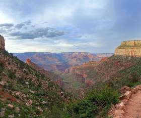 Hiking at The South Rim | Sweetours