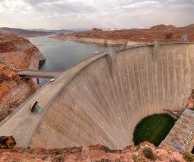 Hoover Dam vs Glen Canyon Dam - Glen Canyon Dam Overview