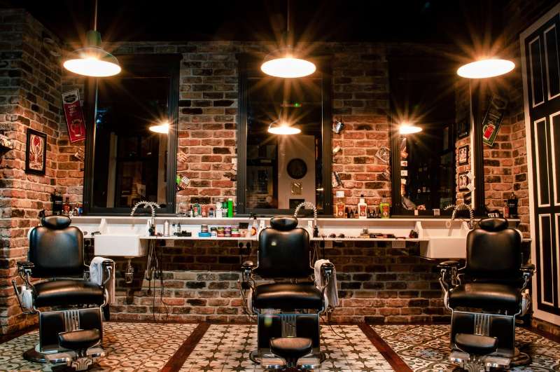 Advantages Of Men’s Barbershops Over Salons