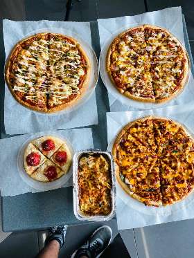 Pizza party in Baulkham Hills | Order Golden Crust now!