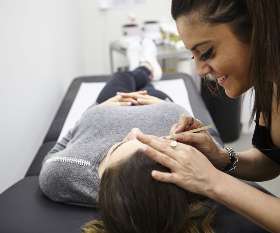 Waxed-eyelash extension Bentleigh 