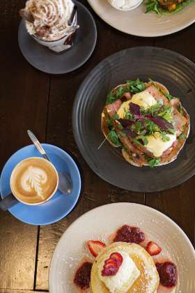 Jabiru Cafe & Bar Nundah