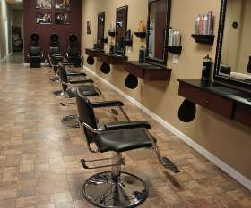 Lia Salon