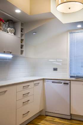 Brisbane's professional electrician - Allyn White Electrical