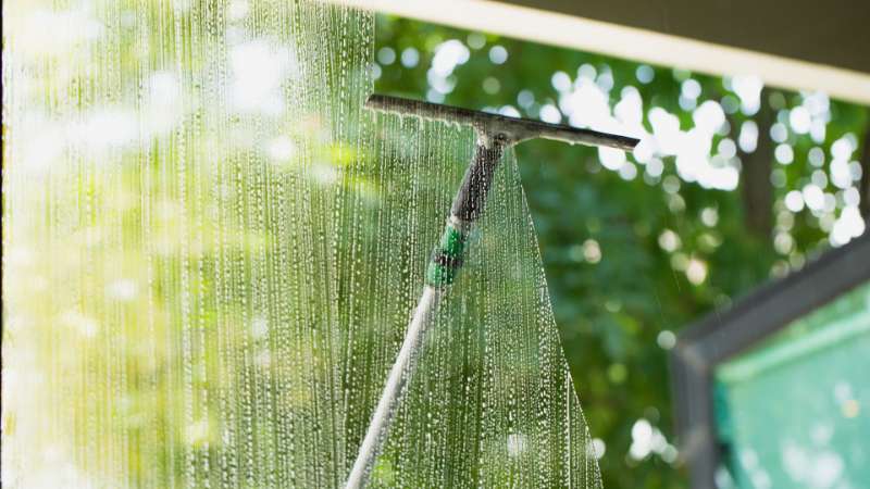 The Ultimate Guide to Cleaning Windows Like a Pro