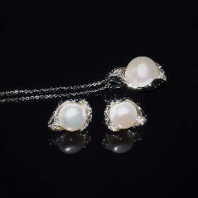 Akuna Pearls