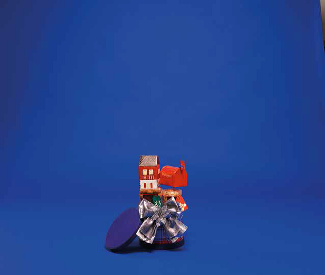 Small Christmas Drum Gift Set by Igor's Pastry, Surabaya