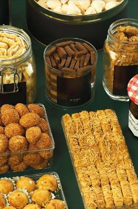 Parcel kue Kering Lebaran dari Igor's Pastry Surabaya 